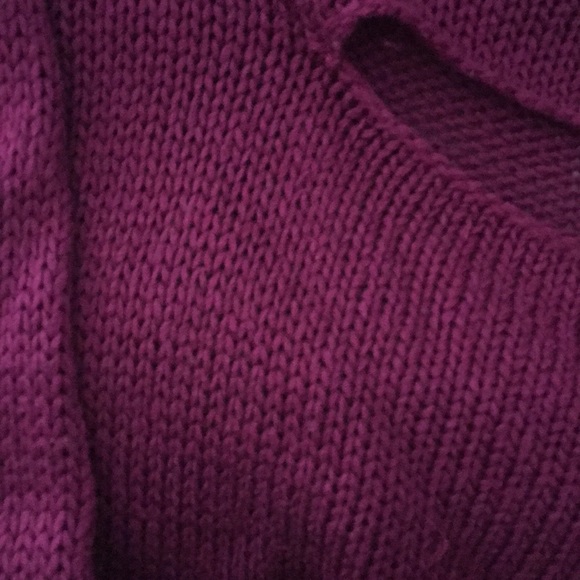 Knitted sweated with cuts in the back - Picture 4 of 4